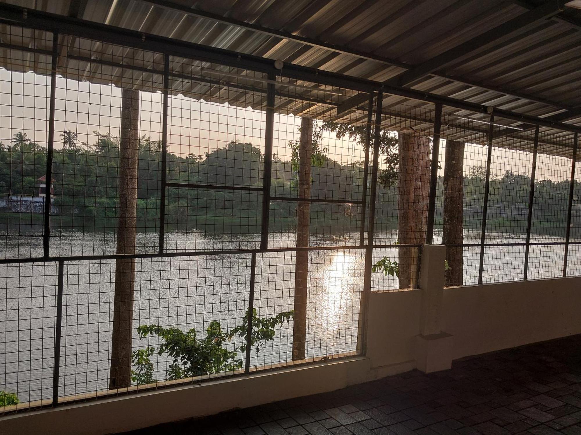 Stayberries River Rock Villa Athirapilly Kizhake Chālakudi Eksteriør bilde