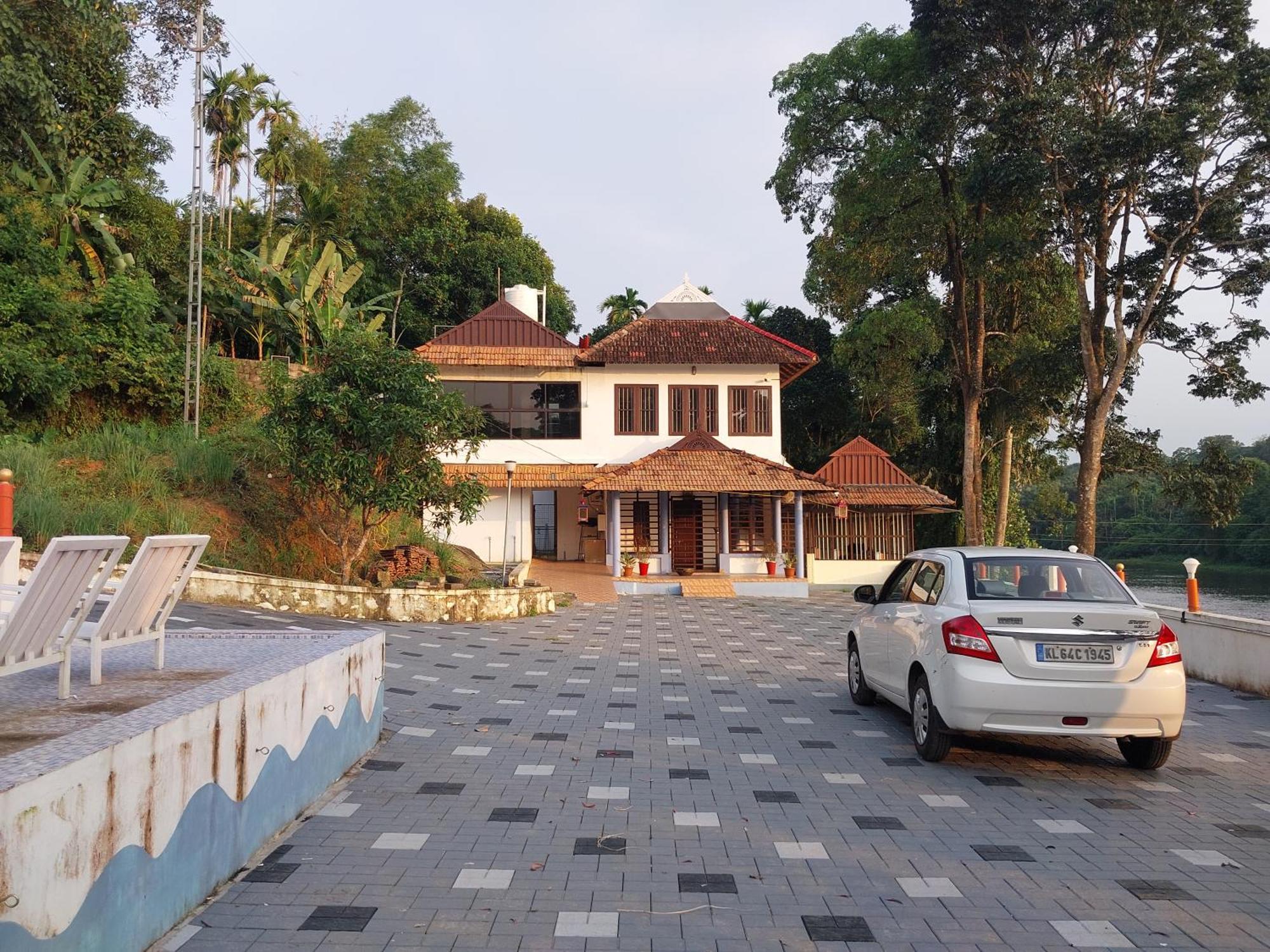 Stayberries River Rock Villa Athirapilly Kizhake Chālakudi Eksteriør bilde