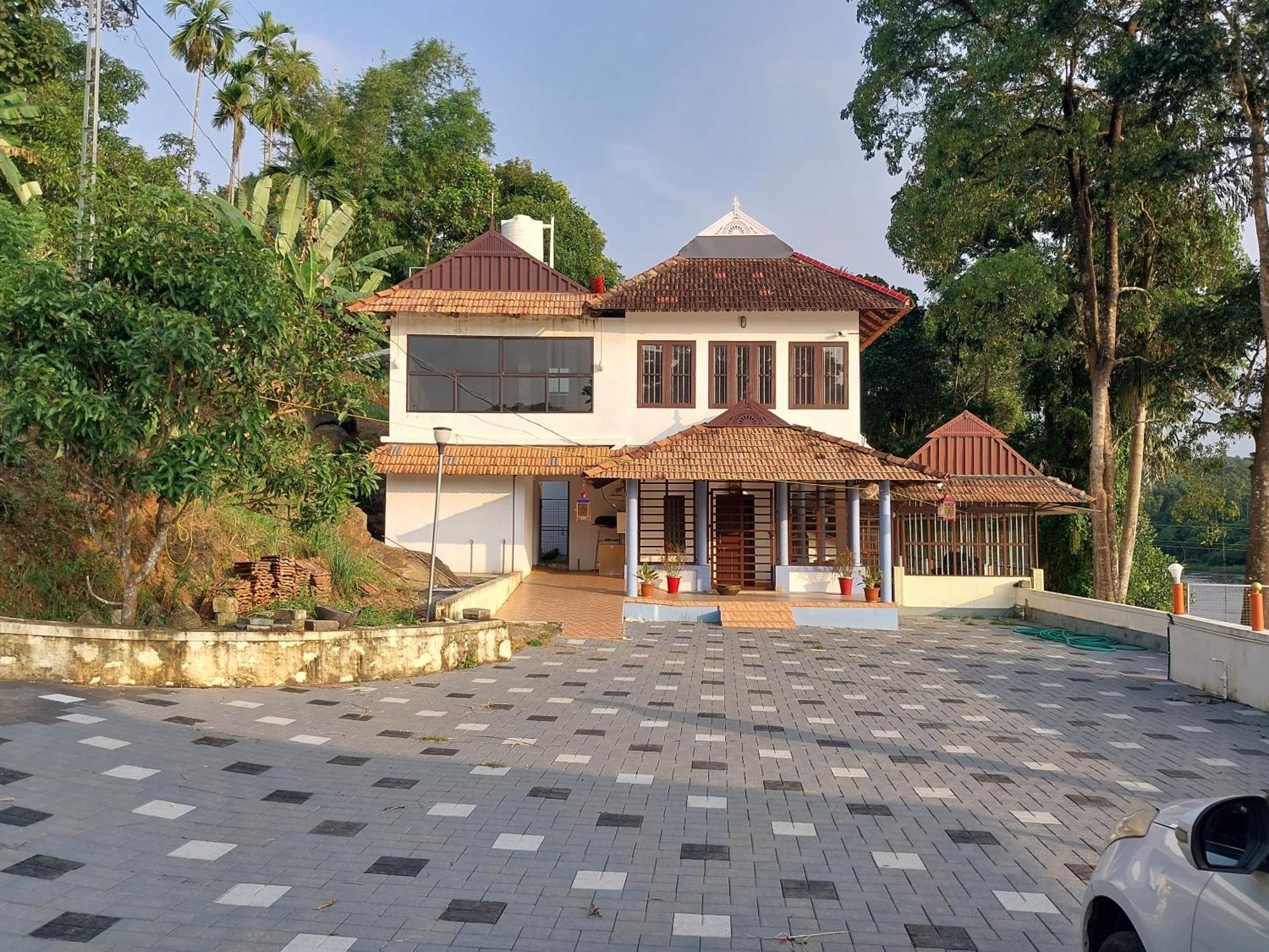 Stayberries River Rock Villa Athirapilly Kizhake Chālakudi Eksteriør bilde